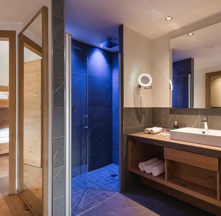 Bathroom with Shower - Juniorsuite Alpin
