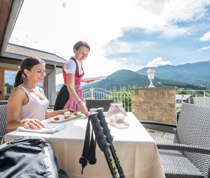 Service auf der Terrasse