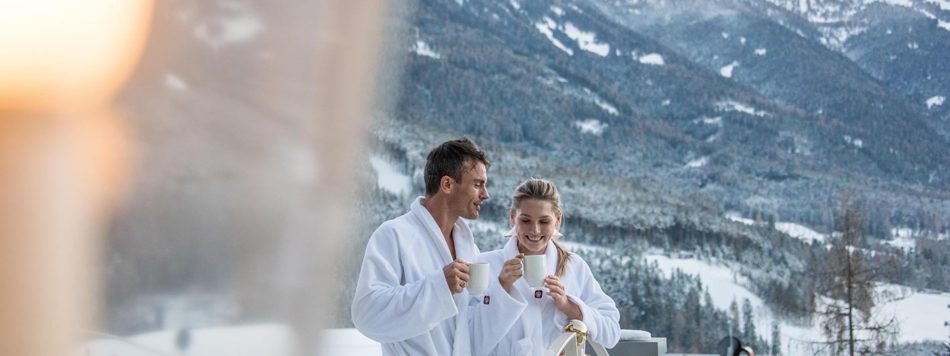 Gäste auf der Terrasse im Winter