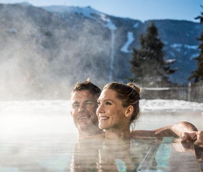 Schwimmen im beheizten Außenpool
